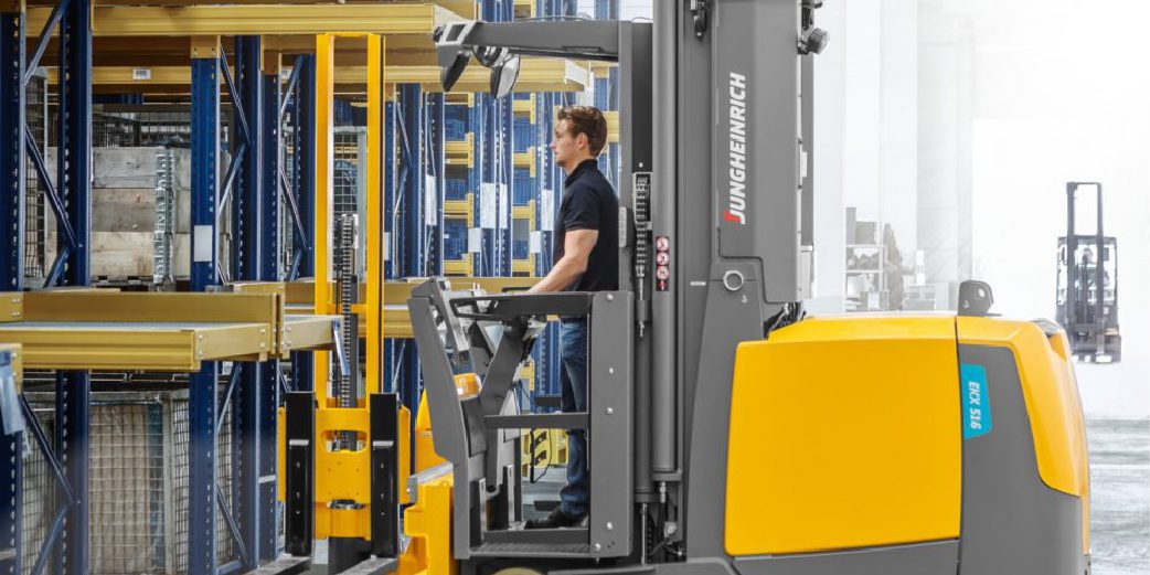 Very Narrow Aisle (VNA)